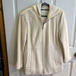 Jm Collection Ivory Coat Size M 70% Wool 30% Rayon With 100% Polyester Lining